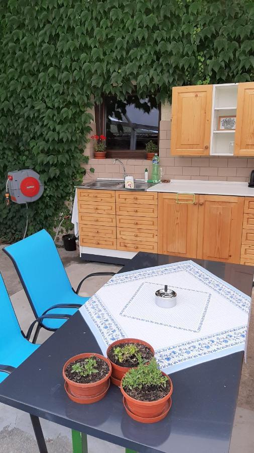 U Mna Doma Apartamento Lucatin Exterior foto